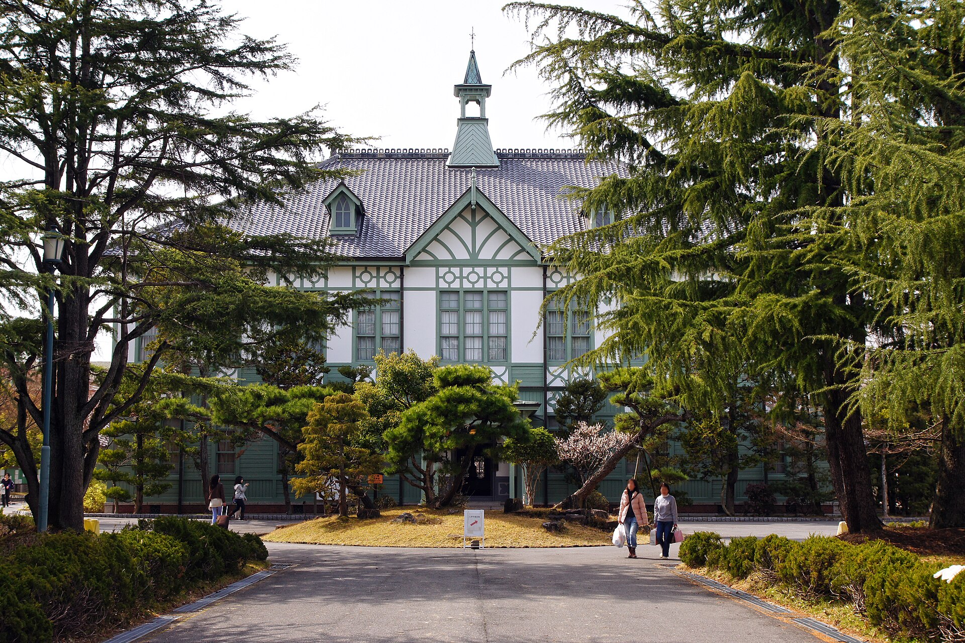 奈良女子大学