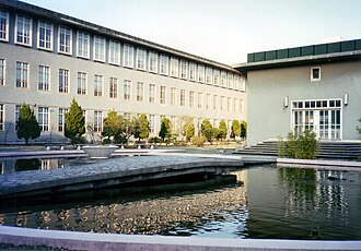 横浜市立大学
