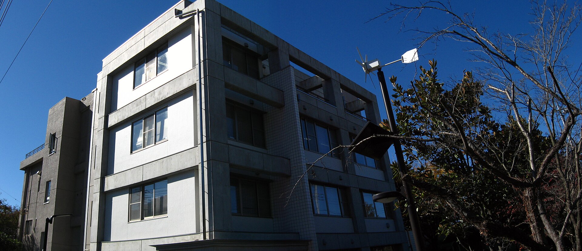 山梨大学