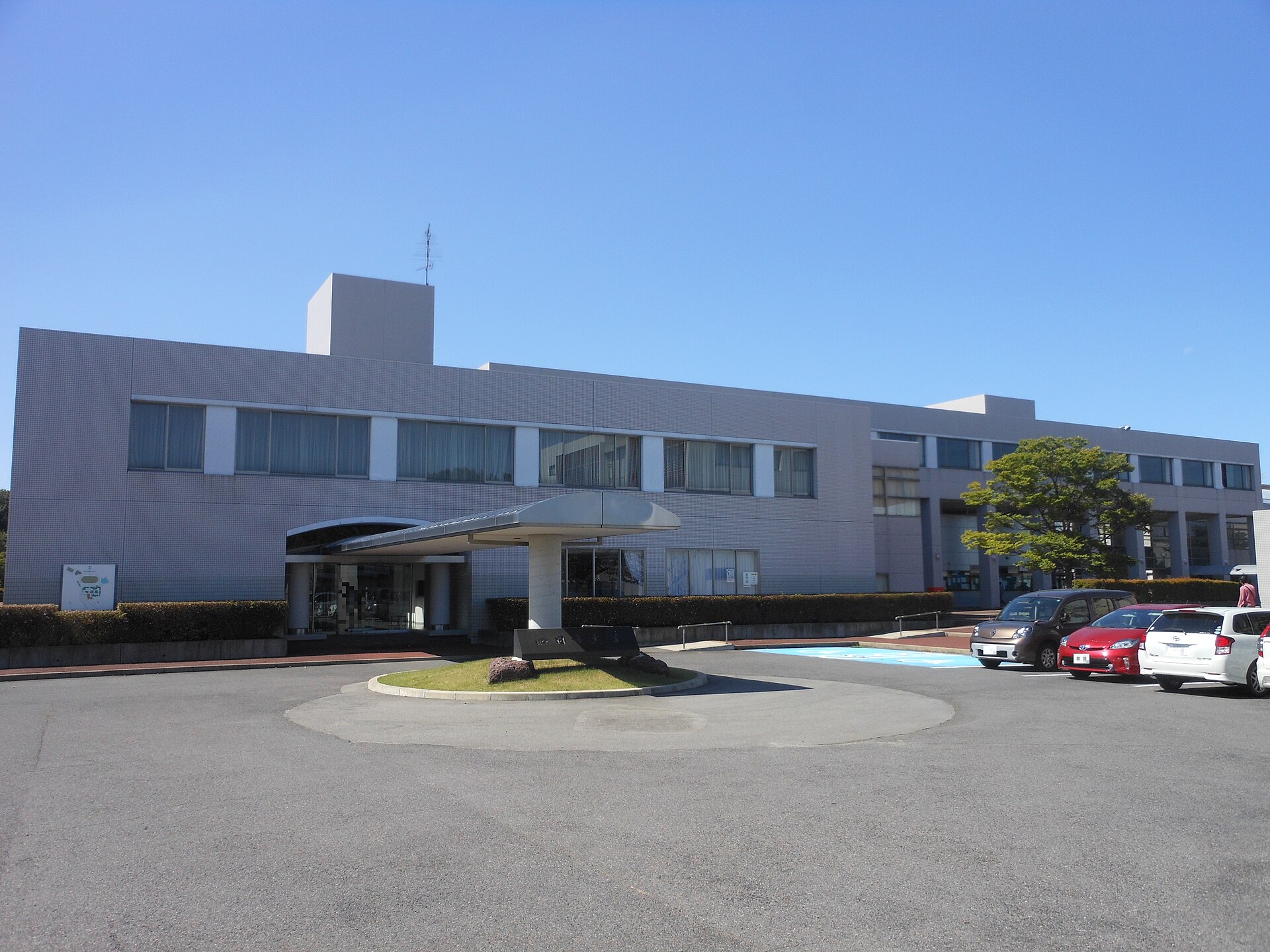 四日市大学