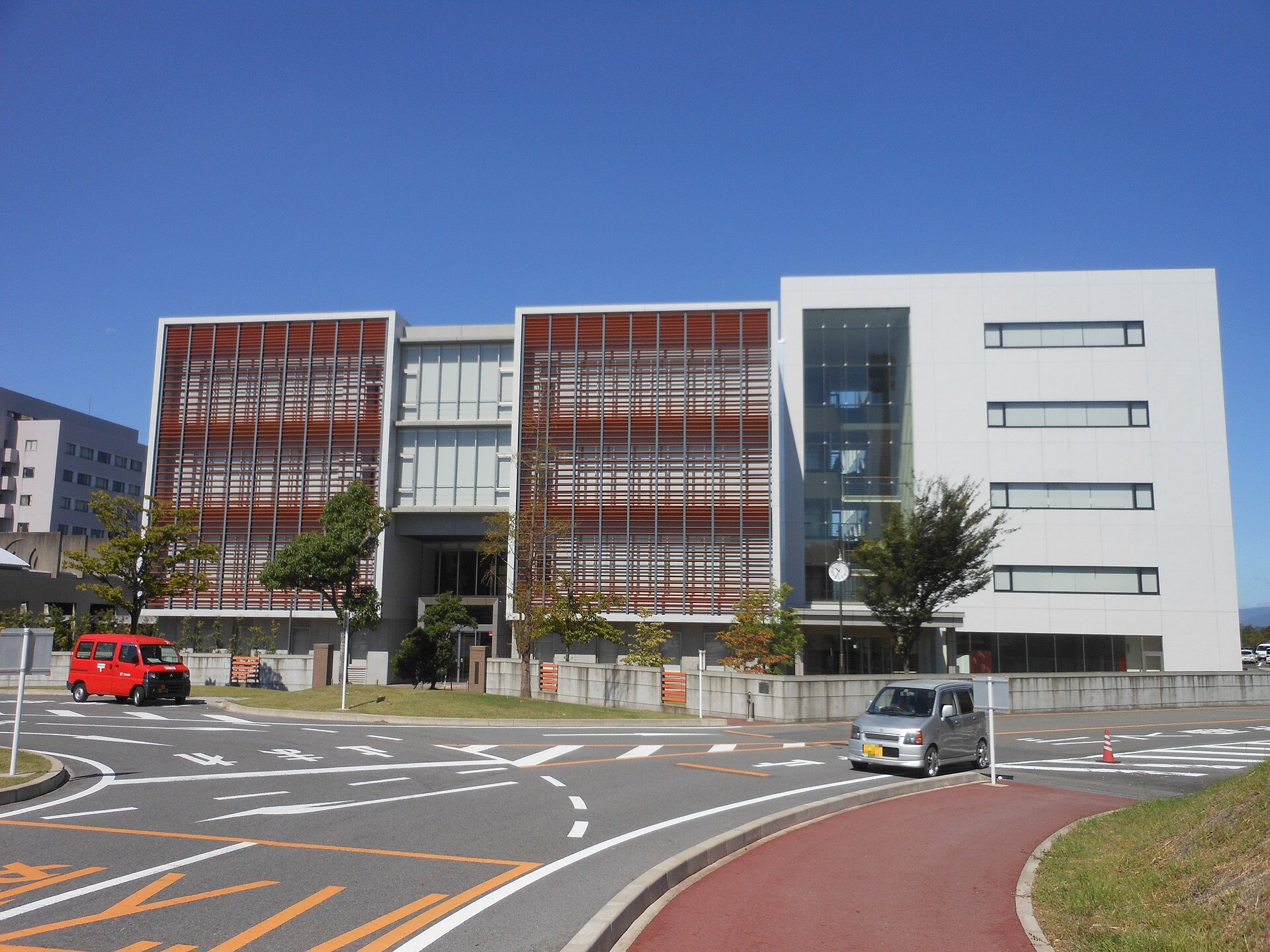 四日市看護医療大学
