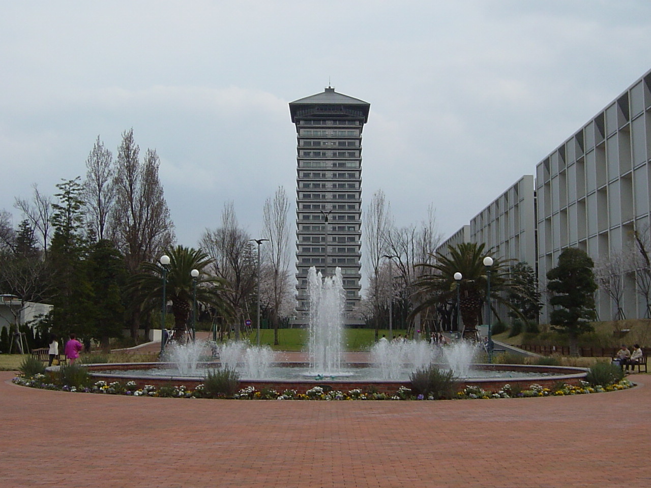 横浜薬科大学
